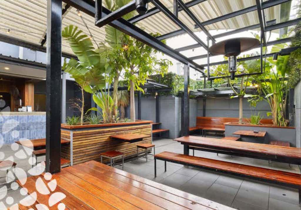 Venue Exclusive, Public House